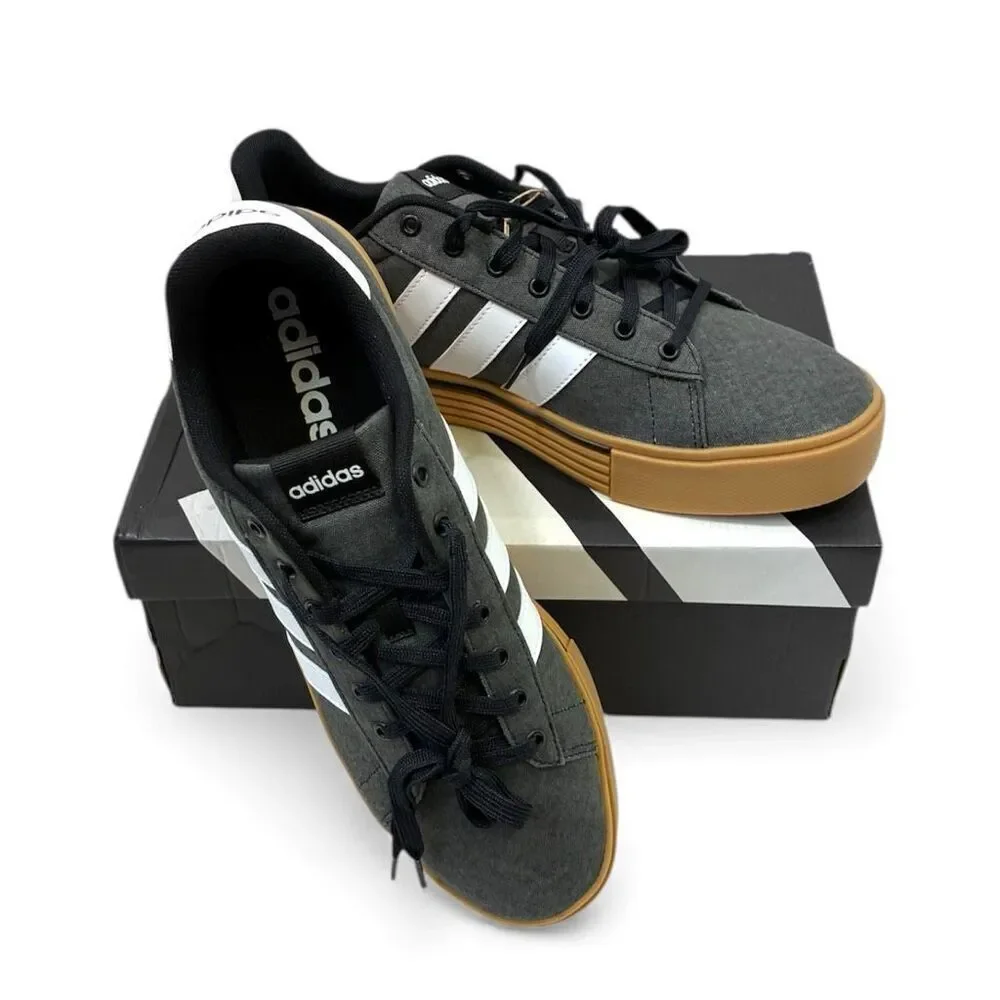 Adidas NWT Daily 4.0 Sneakers in Black Size  12 Men 13 Woman